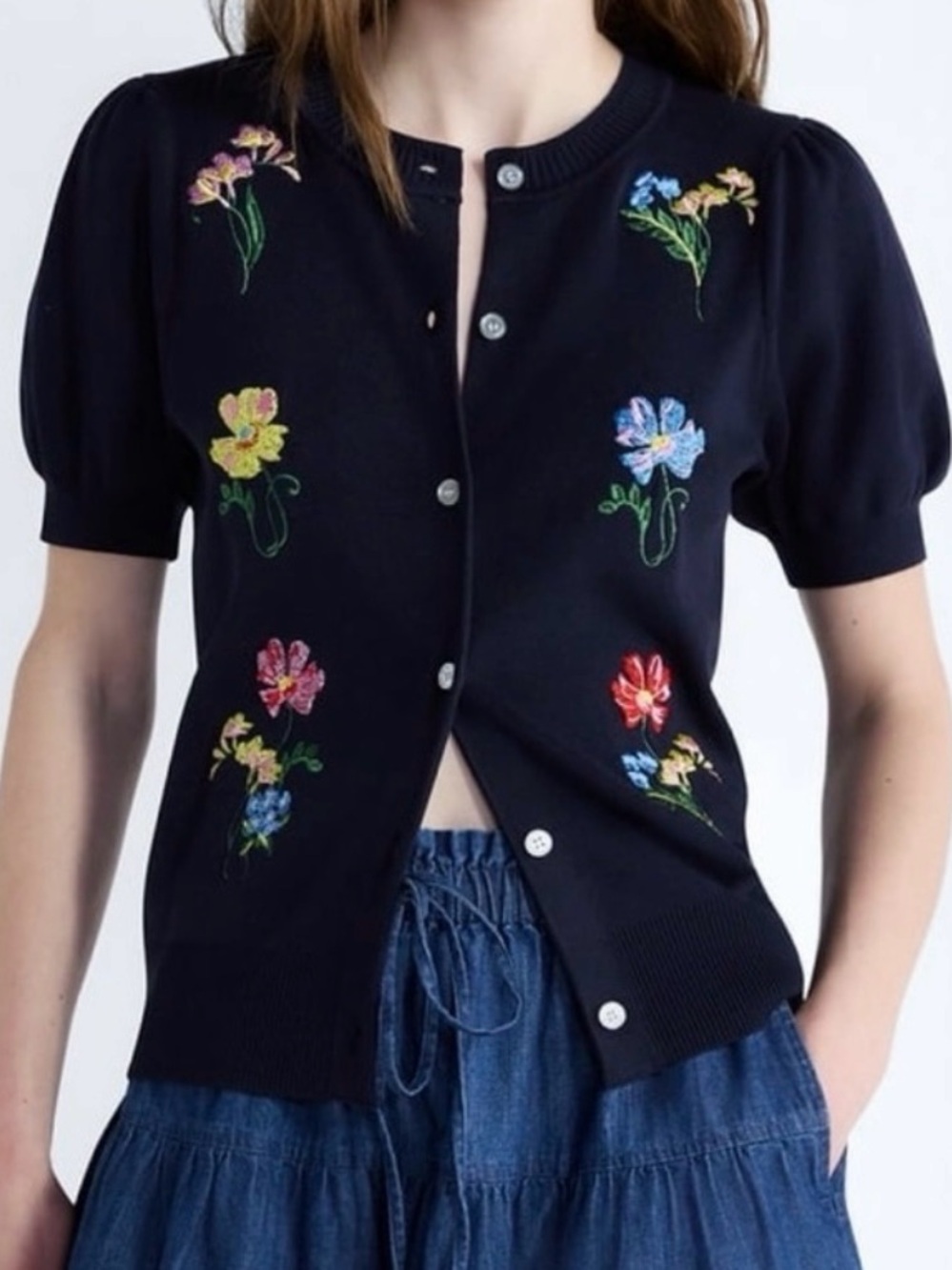 Navy Short-Sleeve Cardigan Sweater with Embroidered Floral Design XS (0-2)
